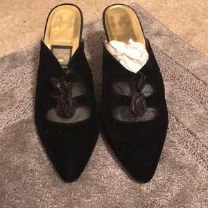 2in black backless heels